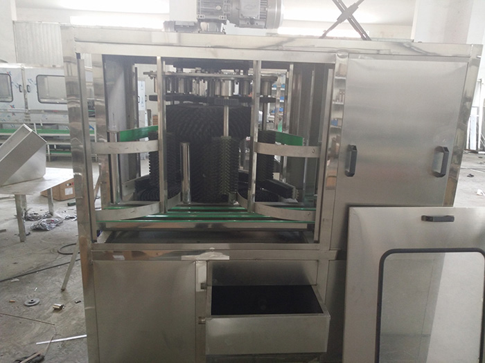 全自動(dòng)旋轉(zhuǎn)外刷桶機(jī)